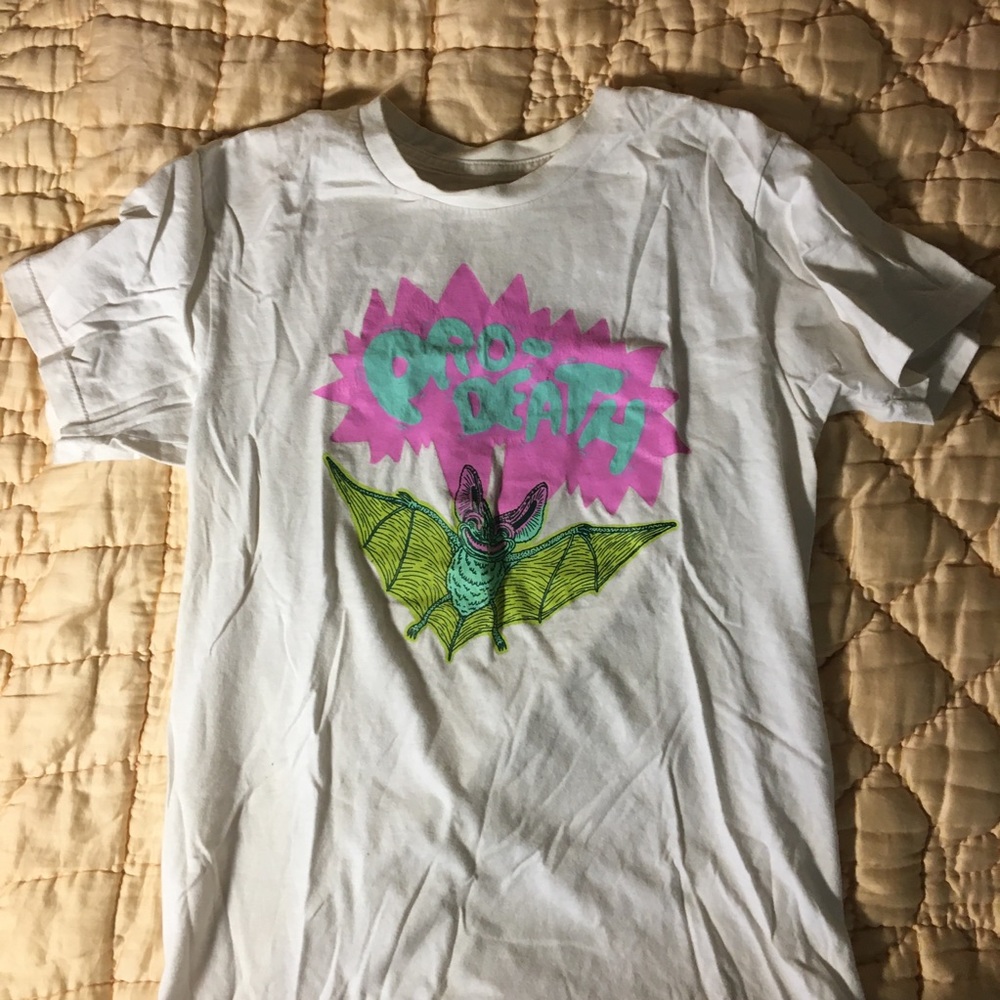 Bat t-shirt! - Picture 2 of 2